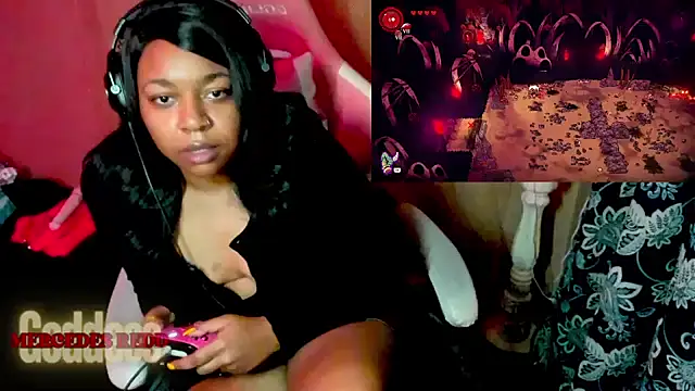 Snapshot of Goddess_MercedesRedd chatting on 05.04.26 Goddess MercedesRedd online show from 05.04.26