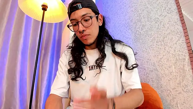 Snapshot of Enzo_rey chatting on 03.03.26 Enzo rey online show from 03.03.26