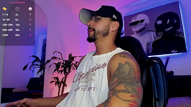 Snapshot of NikoHank_ chatting on 06.23.26 NikoHank online show from 06.23.26