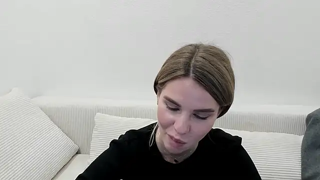 MollyCem online show from 03.10.26