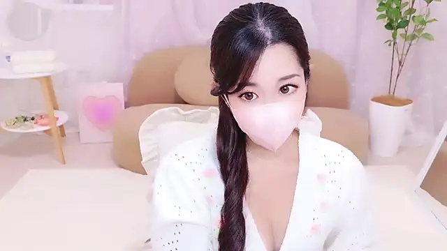 YURIKAsan  online show from 04.20.26