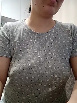 Emi hot1 online show from 03.10.26