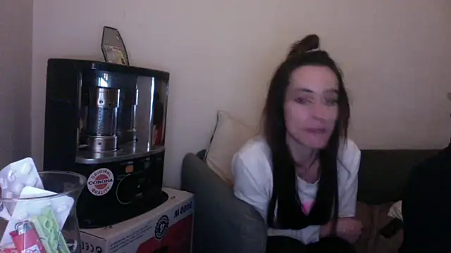 Snapshot of chiara-mario chatting on 03.04.26 chiara-mario online show from 03.04.26