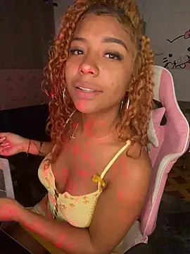 ThePrettyTiana online show from 04.18.26