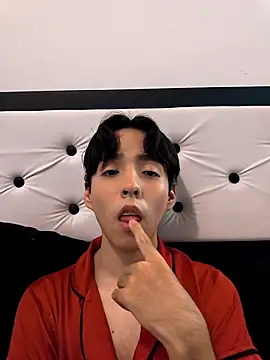 Lucca  555 online show from 03.25.26