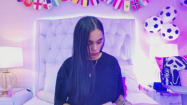 Snapshot of MeganRoseh chatting on 07.18.26 MeganRoseh online show from 07.18.26