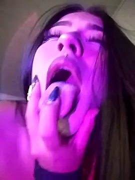 caticaasquiirt  online show from 03.04.26