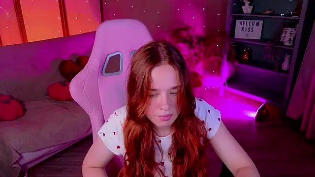 TiffanyVex online show from 07.30.26