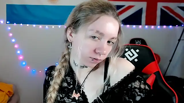 Nica Kawaii online show from 03.17.26