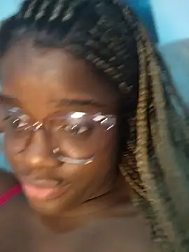 YourLiaa  online show from 03.08.26