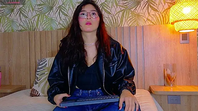 MiiaCullens online show from 07.21.26