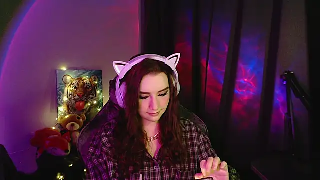 Snapshot of Celia_Sensual_ chatting on 06.30.26 Celia Sensual online show from 06.30.26