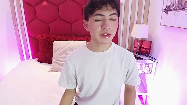 Cristopher Wild online show from 03.24.26