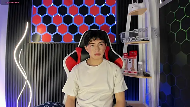 Cristopher Wild online show from 04.27.26