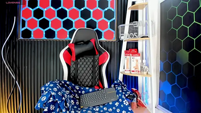 Cristopher Wild online show from 04.30.26