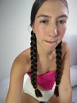 Snapshot of sara_omi chatting on 03.27.26 sara omi online show from 03.27.26