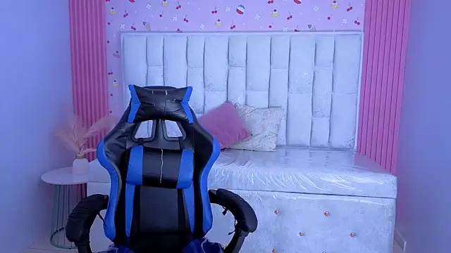 lucero s1 online show from 04.12.26