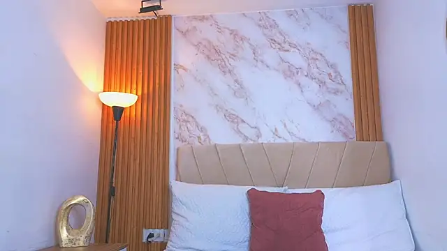 j belle  online show from 04.27.26