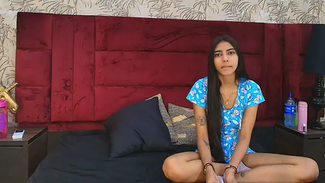 strawberrymia68  online show from 06.06.26