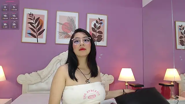 Snapshot of YayaQueen chatting on 05.23.26 YayaQueen online show from 05.23.26