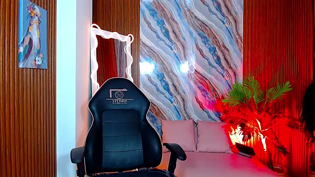 Maile Tay online show from 04.11.26