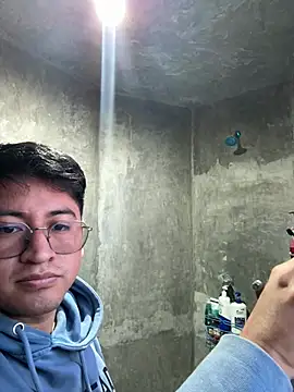 Snapshot of GoldenM95 chatting on 03.18.26 GoldenM95 online show from 03.18.26
