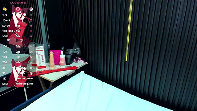 milaanddalia   online show from 03.10.26