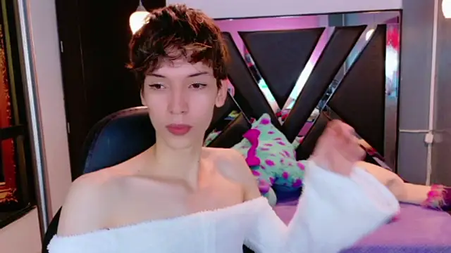 Stefany PiInk online show from 06.10.26