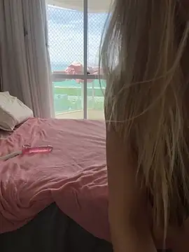 loirahot  online show from 03.10.26