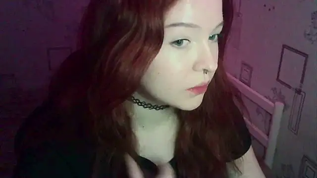 Snapshot of Buffy_Wow chatting on 03.10.26 Buffy Wow online show from 03.10.26