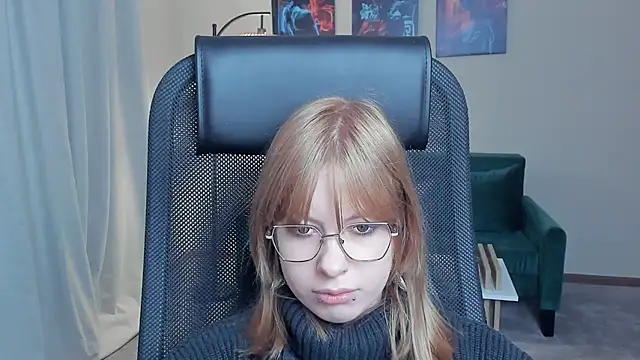 NiaHodge online show from 03.10.26