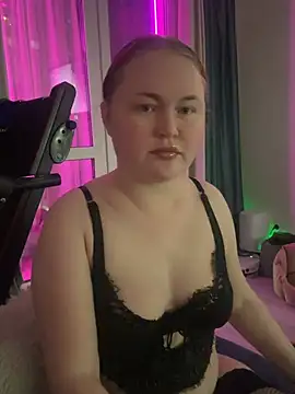 Snapshot of AuroraVale chatting on 03.24.26 AuroraVale online show from 03.24.26