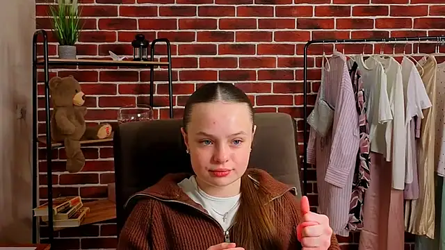 CarollScottt online show from 04.07.26