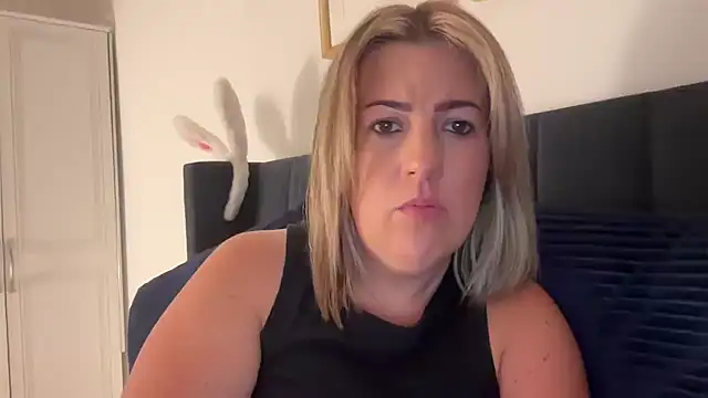 annabellewarick online show from 06.16.26