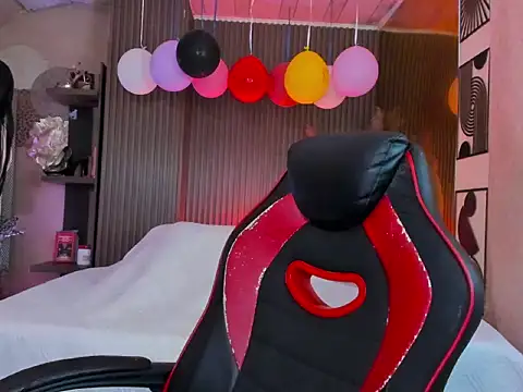 ZaraLuciana online show from 04.20.26