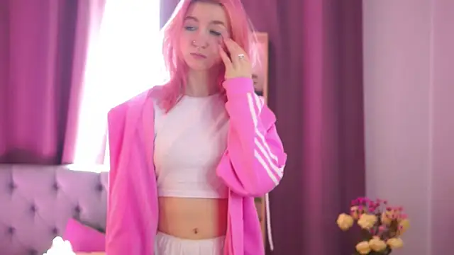 August female online show from 04.27.26