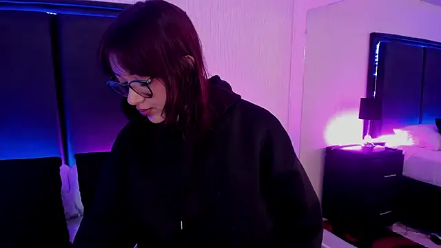 LilithBluum online show from 04.10.26