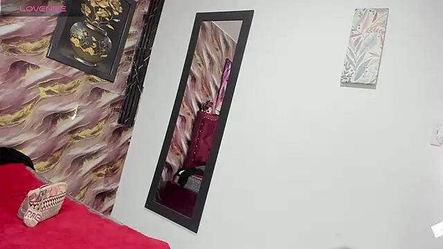 Lunaawhitee online show from 04.28.26