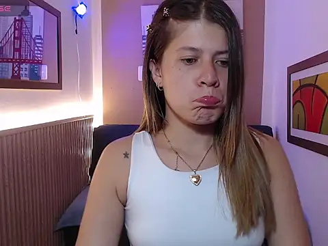 Moonna linnda online show from 04.20.26