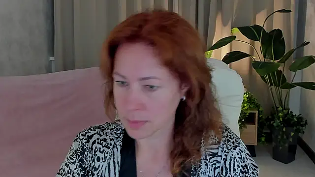 Snapshot of LeticiaRomano chatting on 05.18.26 LeticiaRomano online show from 05.18.26