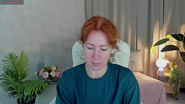 Snapshot of LeticiaRomano chatting on 05.22.26 LeticiaRomano online show from 05.22.26