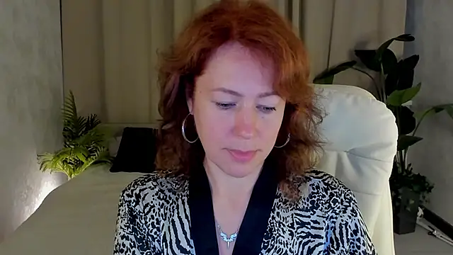 Snapshot of LeticiaRomano chatting on 06.08.26 LeticiaRomano online show from 06.08.26