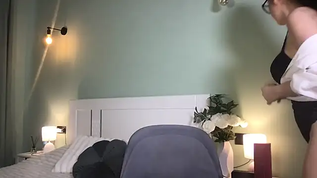 DianaaLight online show from 06.12.26