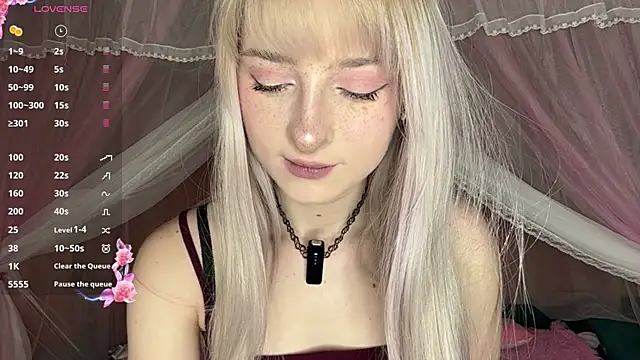 OnlyEva1 online show from 04.20.26