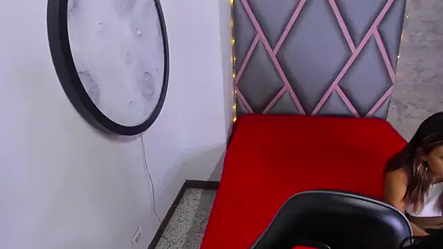 Snapshot of Wolf_Kitty chatting on 04.05.26 Wolf Kitty online show from 04.05.26