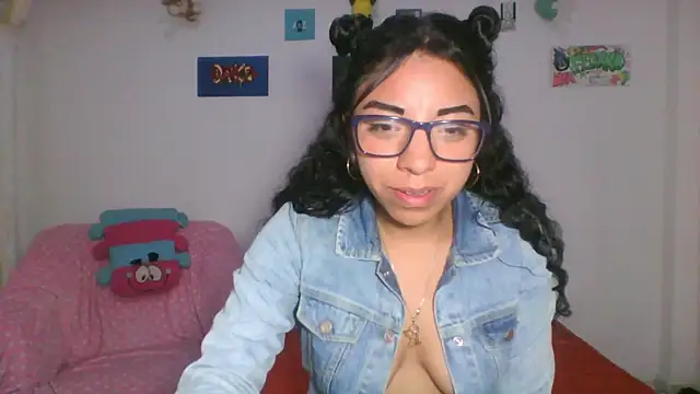 Snapshot of nataliesweet_22 chatting on 03.18.26 nataliesweet 22 online show from 03.18.26