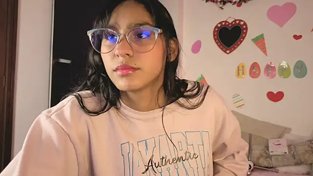 PaulaCutexs online show from 04.07.26