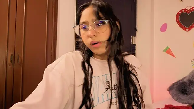 PaulaCutexs online show from 04.12.26