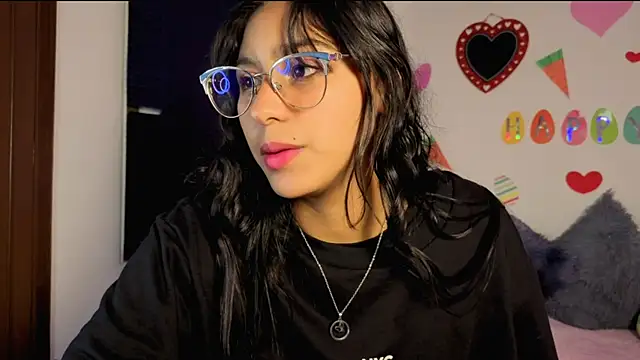 PaulaCutexs online show from 04.16.26