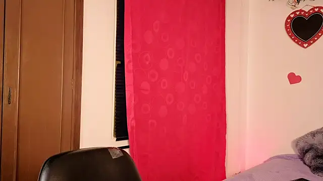 PaulaCutexs online show from 05.02.26